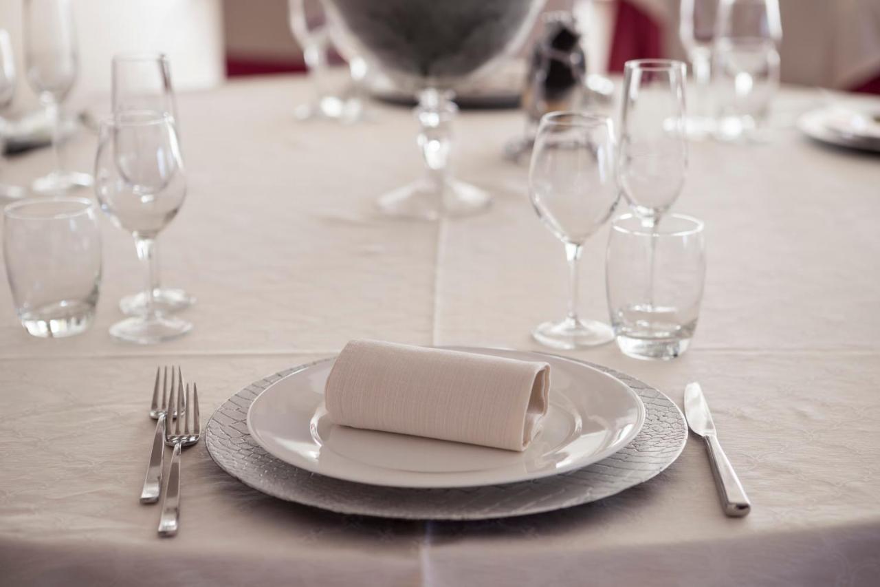 Manhattan Village Hotel Sulmona Kültér fotó