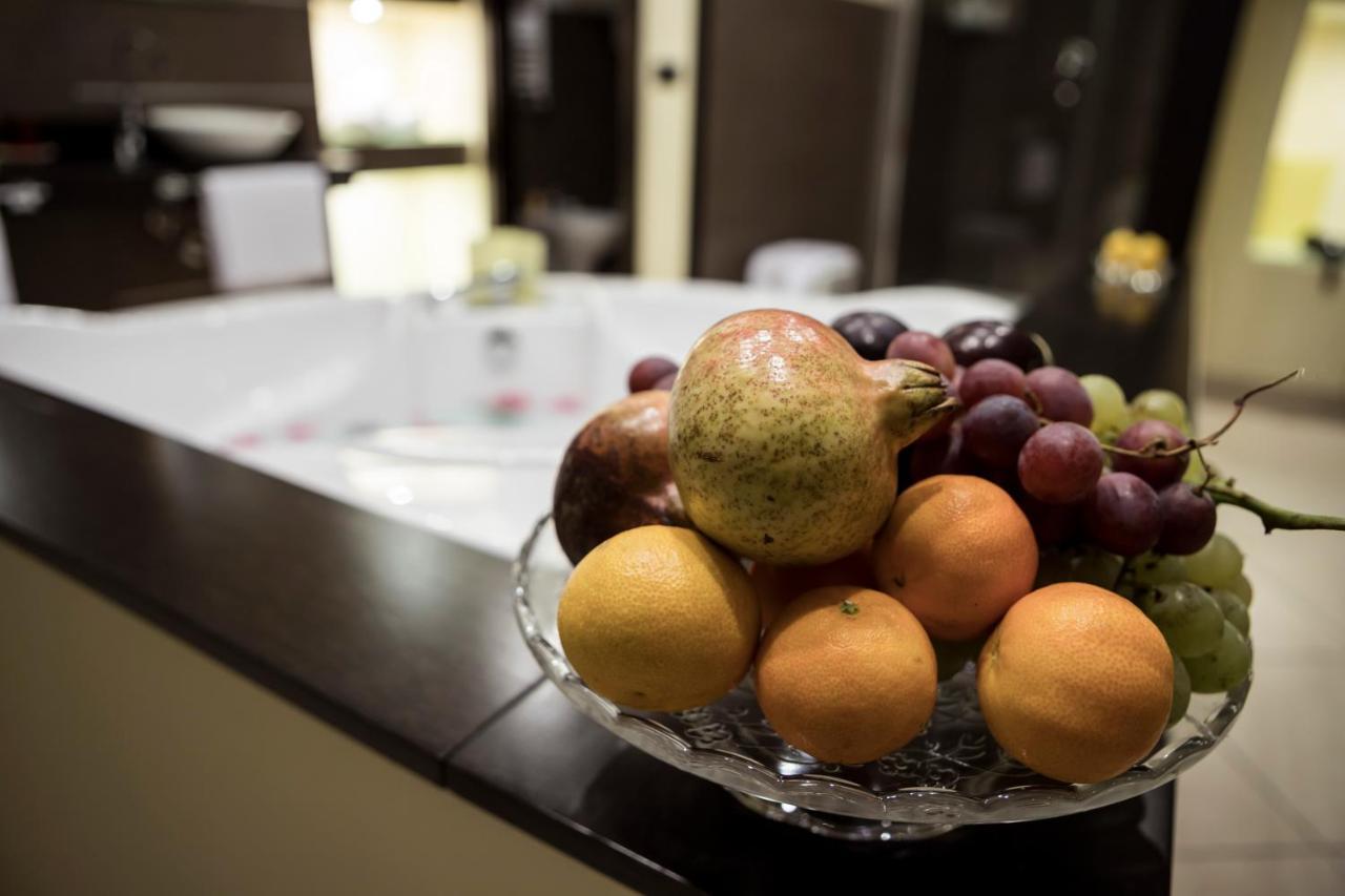Manhattan Village Hotel Sulmona Kültér fotó