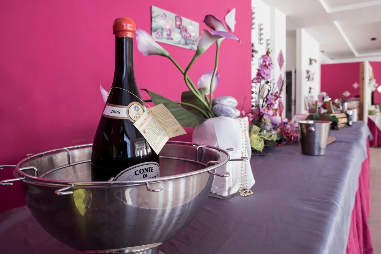 Manhattan Village Hotel Sulmona Kültér fotó